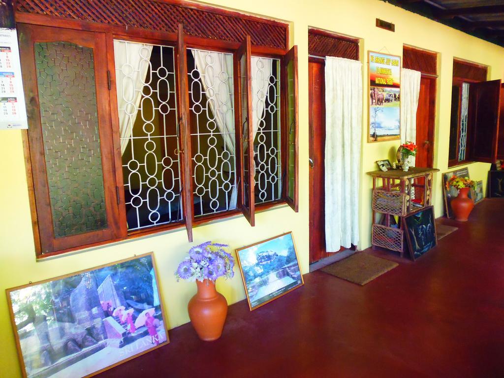 The Nilmini Lodge Sigiriya Bagian luar foto