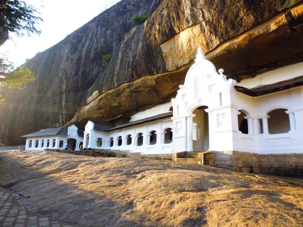 The Nilmini Lodge Sigiriya Bagian luar foto
